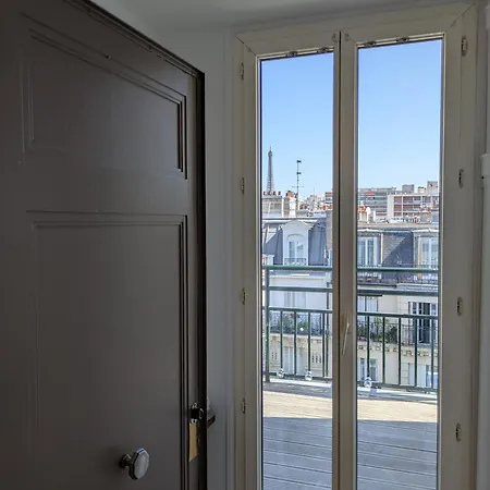 Eiffel Pearl