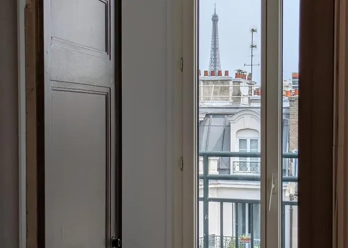 Eiffel Pearl * Paris