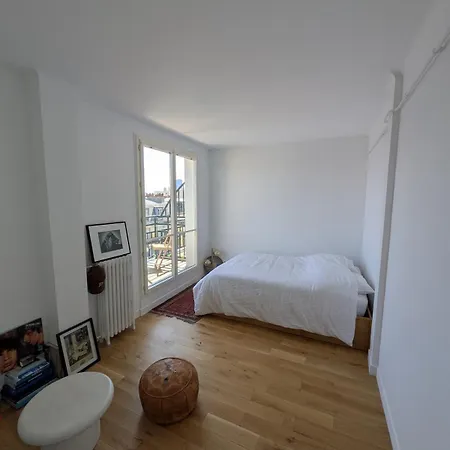 Eiffel Pearl Apartment