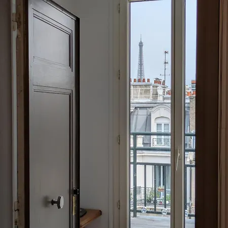 Eiffel Pearl * París